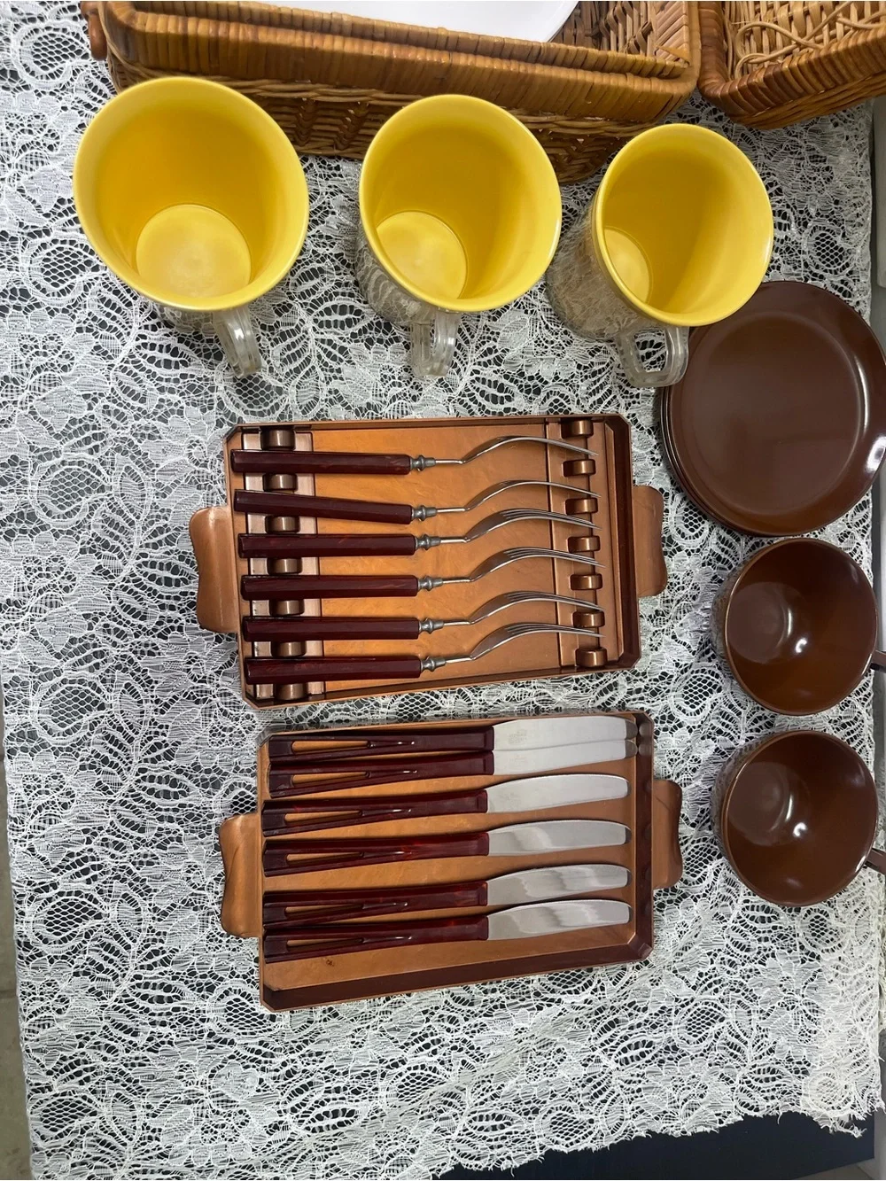 Vintage 1950s Stanhome MCM Picnic Basket Suitcase Set Plates Cups Knives Forks
